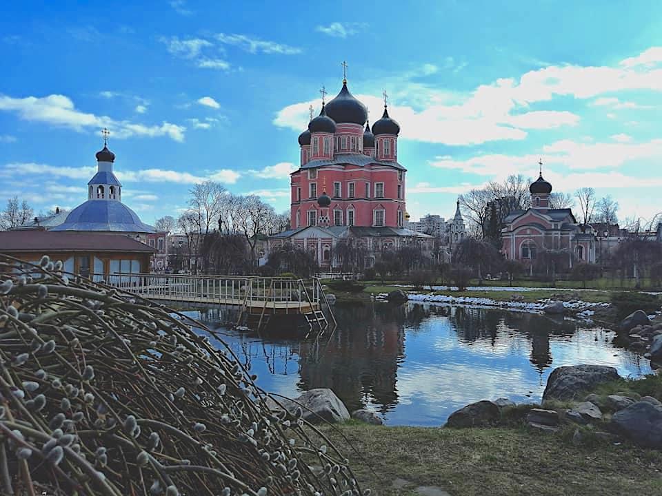 Донской монастырь - светская экскурсия. Сретенская церковь Донского монастыря. Усыпальница грузинских царей в Москве.